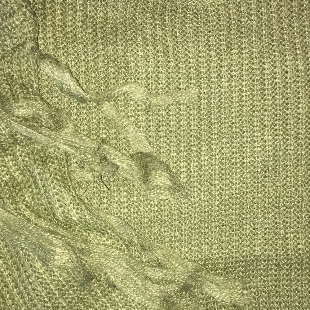💥FLASH SALE💥 Bohemian Army Green Fringe Sweater - Picture 4 of 5